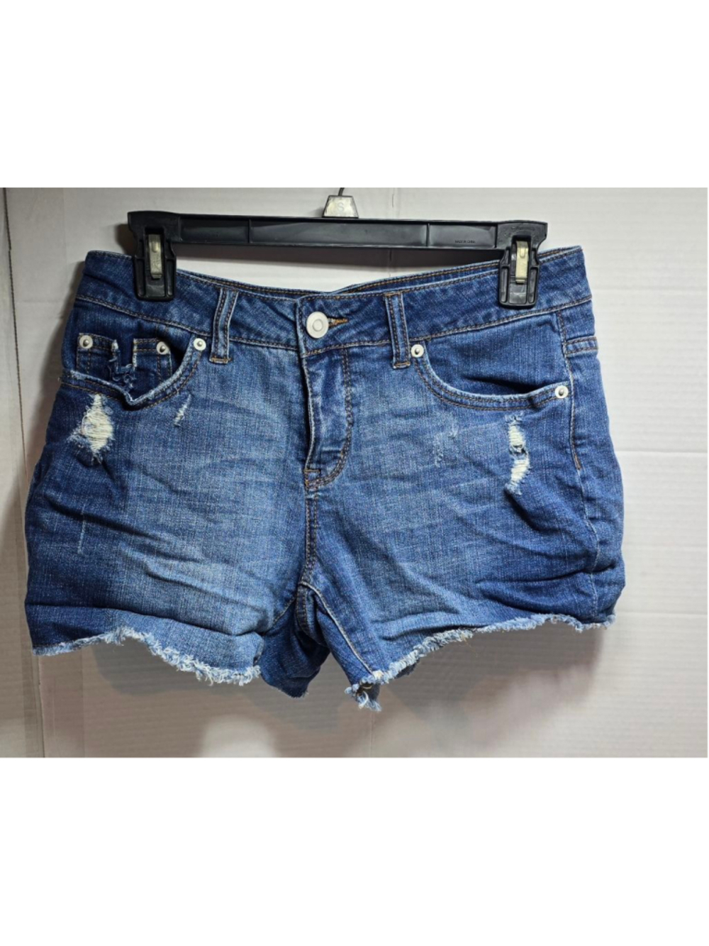 Women's Time and Tru Blue Distressed Jean Shorts Size 6